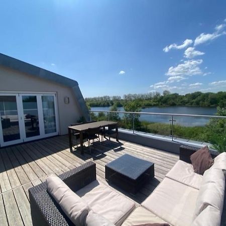 Reed Warbler - Hm111 - Lower Mill Estate Penthouse Apartment With Spa Access Somerford Keynes Exterior photo