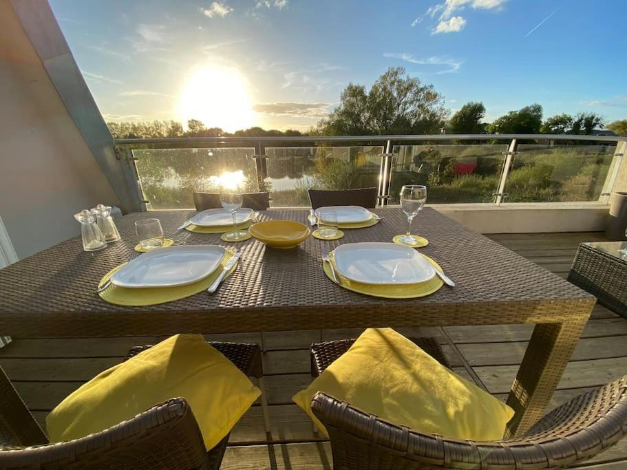Reed Warbler - Hm111 - Lower Mill Estate Penthouse Apartment With Spa Access Somerford Keynes Exterior photo